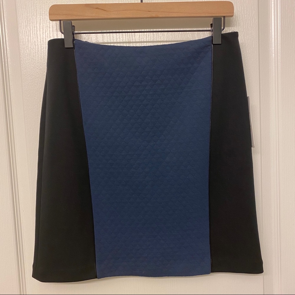 NWT Laundry by Shelli Segal black and blue skirt